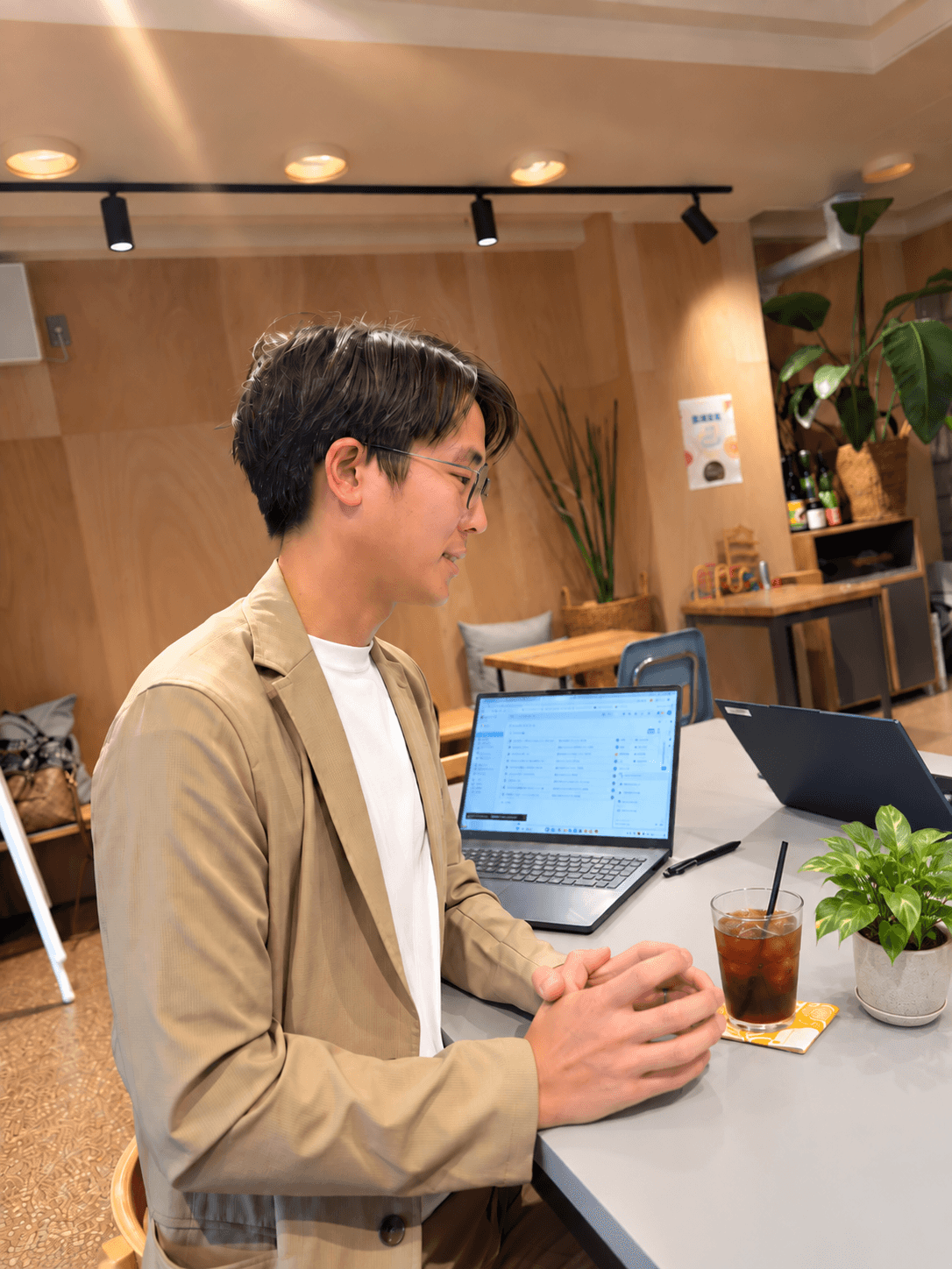 藤屋段ボールと第四北越フィナンシャルグループの対談風景